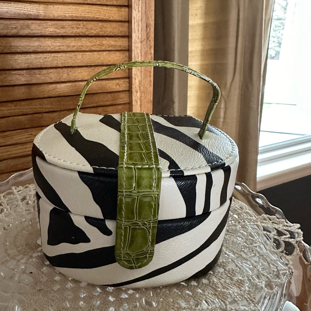 Jewelry travel case